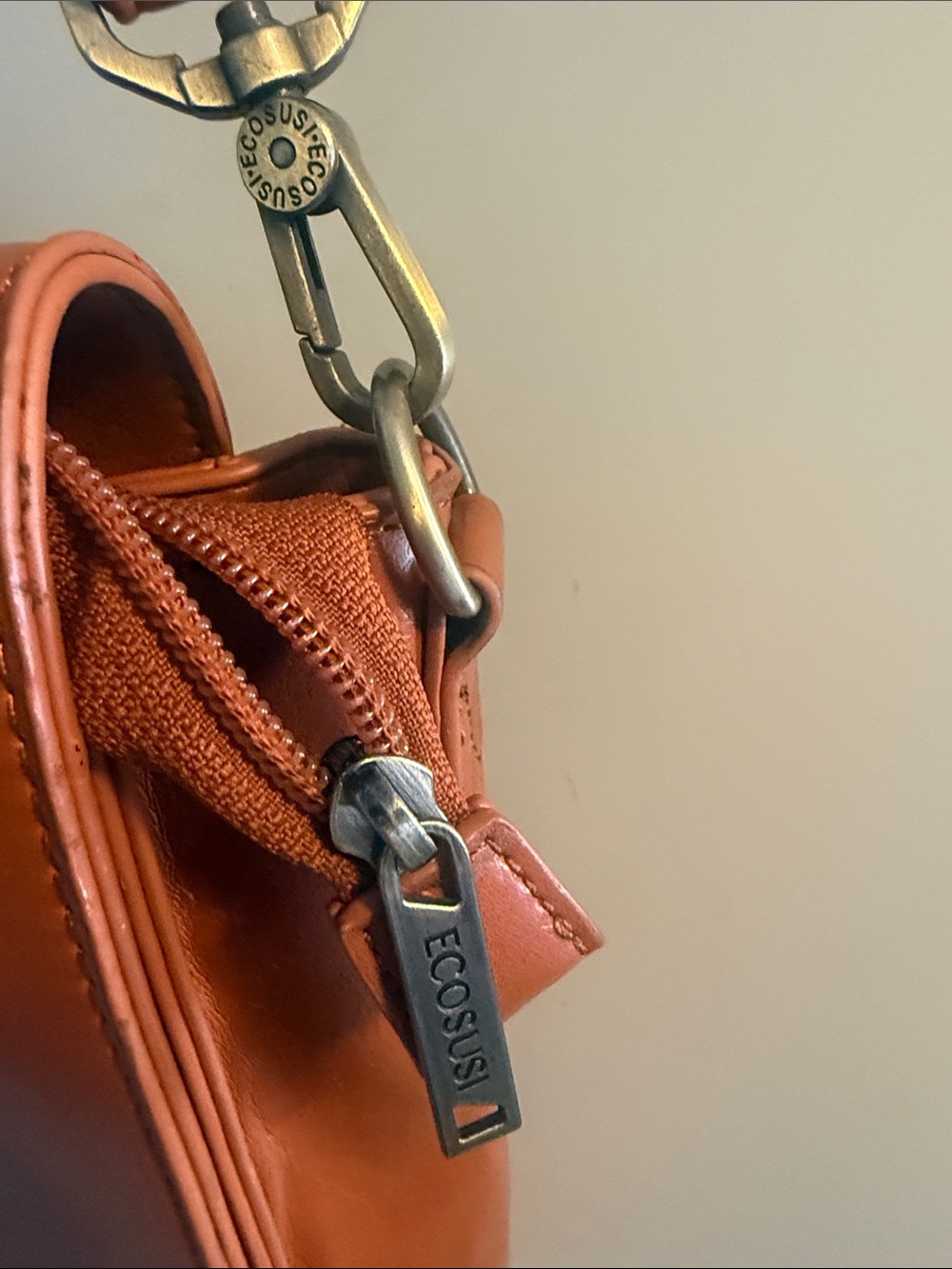 Ecosusi Women's Tan Bow Accent Floral Detail Messenger Laptop Bag EUC - Picture 4 of 7